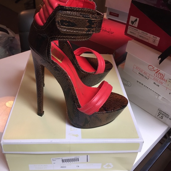 Brown& red stillettos - Picture 2 of 3